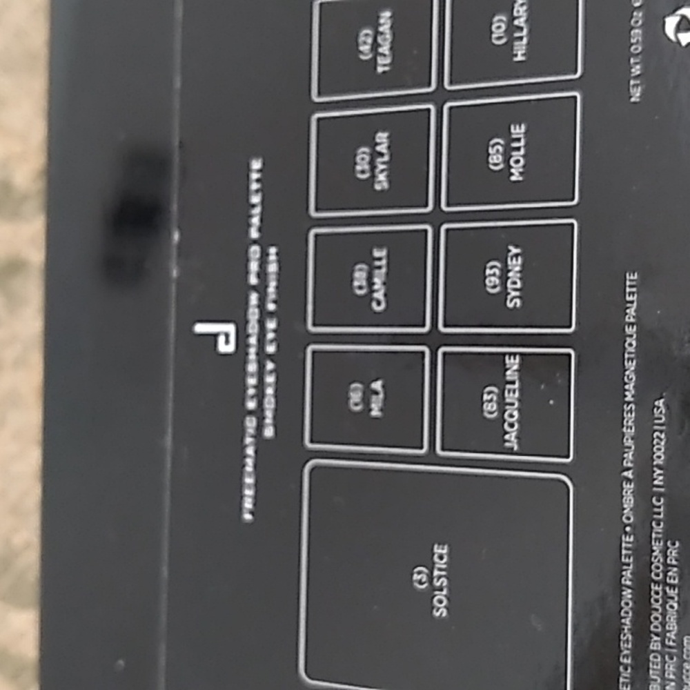 Doucce palette Freematic eyeshadow Smokey eye finish - Picture 5 of 7